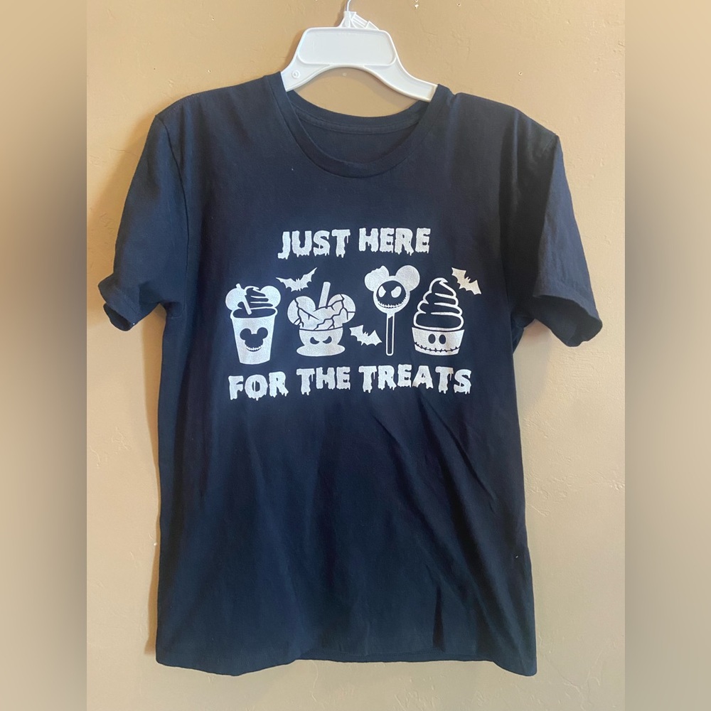 Disney Halloween edition Just Here for the treats size medium black cotton
